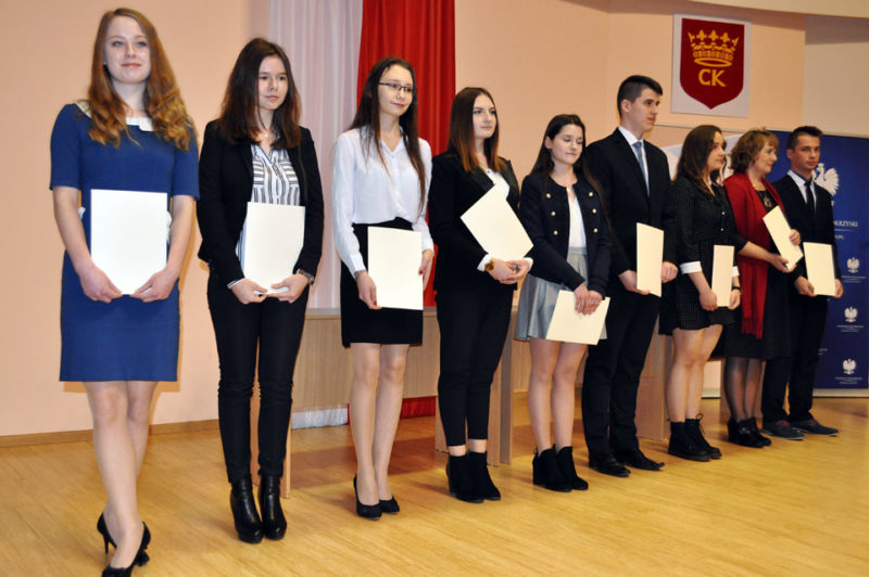 Uczennica Liceum Ogólnokształcącego Stypendystką Prezesa Rady Ministrów