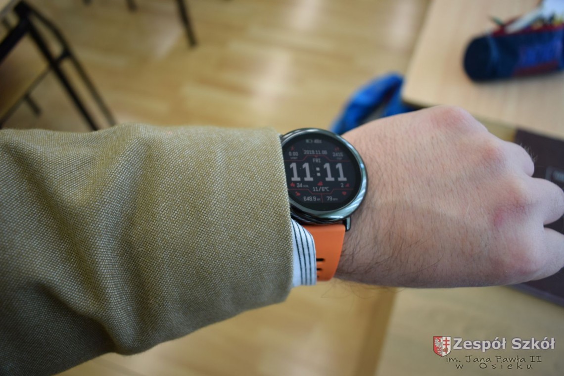 Godzina 11.11, śpiewamy czterozwrotkowy hymn Polski