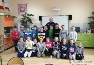 Spotkanie z policjantem w kl.II