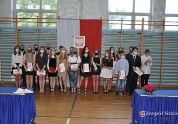 Zakończyli naukę w szkole podstawowej