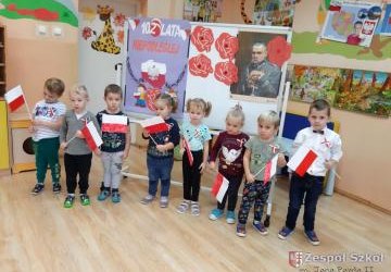 Trzylatki  świętują 102  lata  Niepodległej