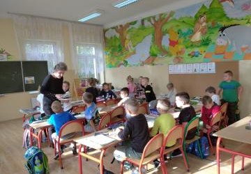 Pierwszoklasiści w programach promujących czytelnictwo