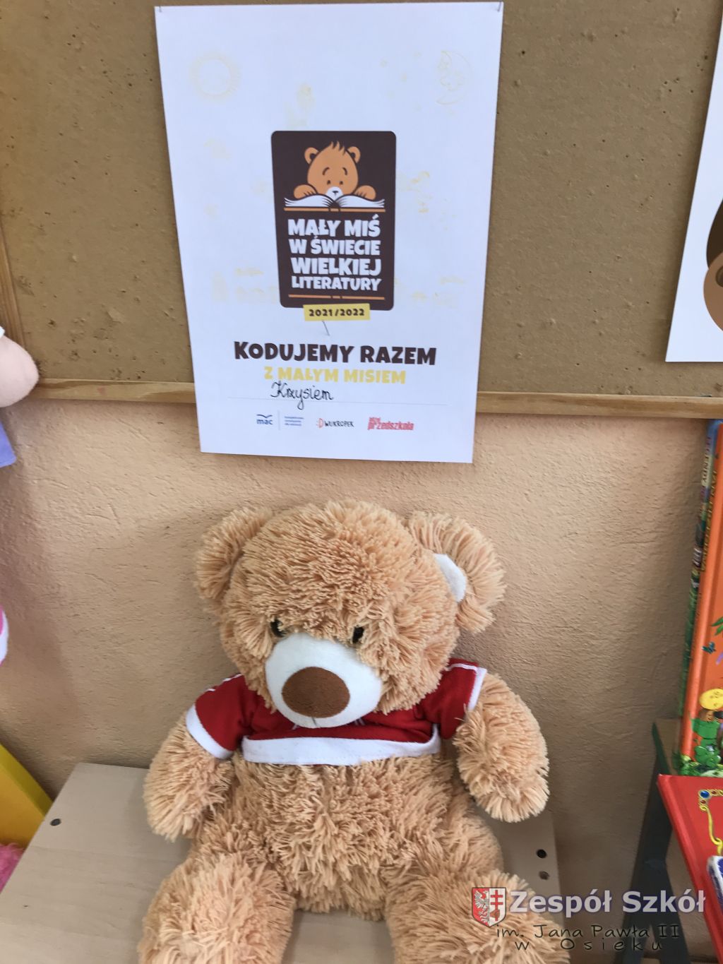 3- latki kodują z Małym Misiem Krzysiem