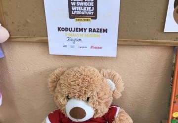 3- latki kodują z Małym Misiem Krzysiem