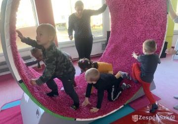 Czterolatki w Yupi Parku