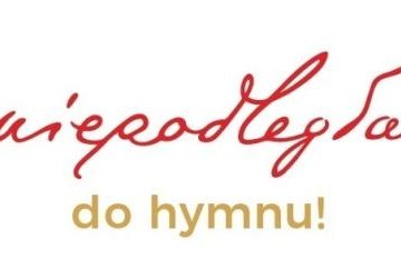 Niepodległa do Hymnu! Cała szkoła śpiewa wspólnie hymn.