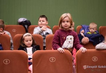 Przedszkolaki w kinie Impresja w Połańcu