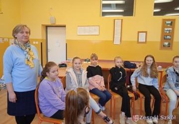 „Mówimy dobrze o innych” - zajęcia warsztatowe w klasie IV z udziałem psychologa