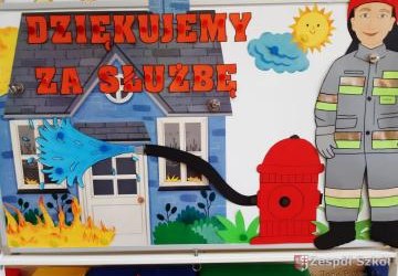 Strażak w przedszkolu.