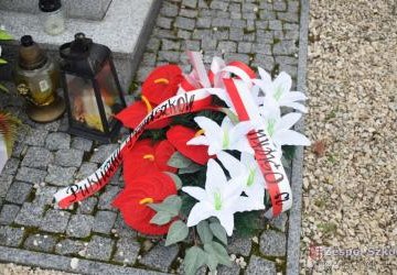 #Szkoła pamięta- przedszkolaki na cmentarzu.