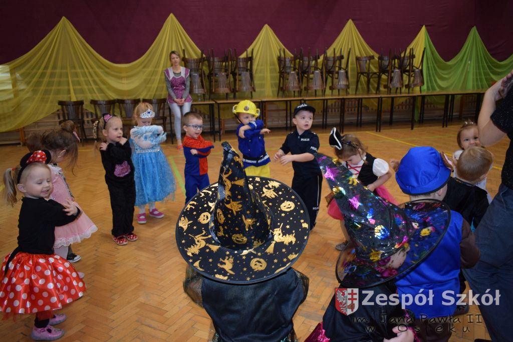 Czary –mary, hokus – pokus”- czyli Andrzejki w Przedszkolu