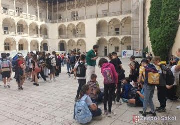 Uczniowie  klas czwartych i piątej w Krakowie