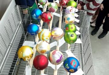 Sześciolatki w Fabryce Bombek GMC w Staszowie