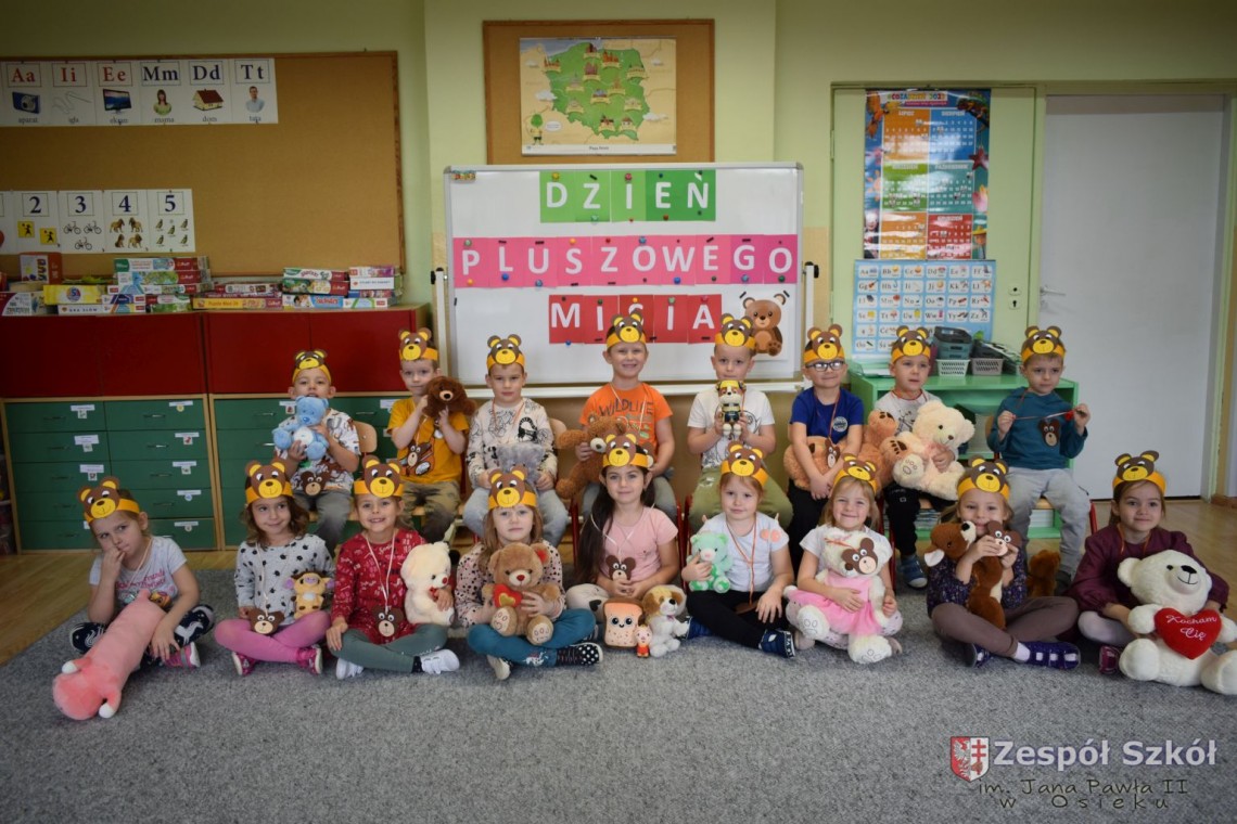 Przedszkolaki świętują Dzień Pluszowego Misia