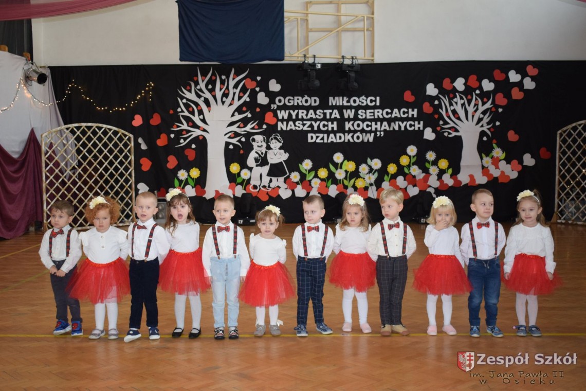 Uroczystość Dnia Babci i Dziadka w przedszkolu