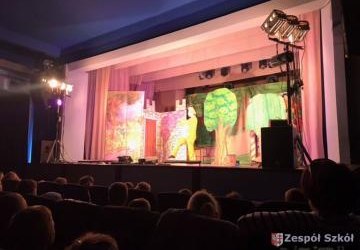 Wycieczka przedszkolaków na spektakl teatralny do SOK w Staszowie