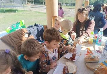 Wycieczka 4 i 5-latków do Stajni pod lasem w Szczece