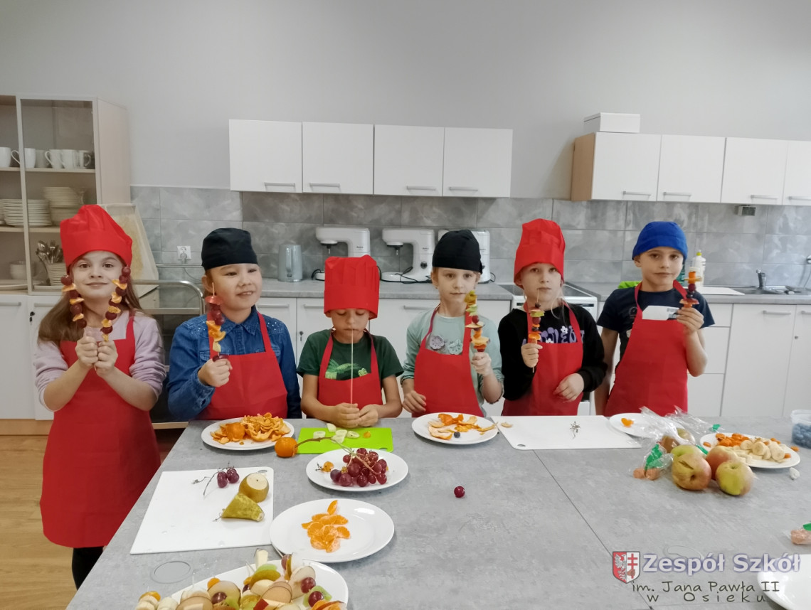 Owocowe szaszłyki w klasie IB