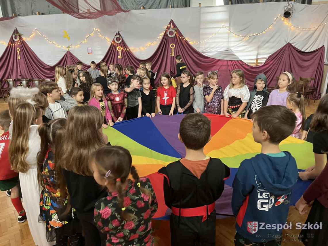 Hokus- pokus, czary- mary ,niech się spełnią andrzejkowe czary