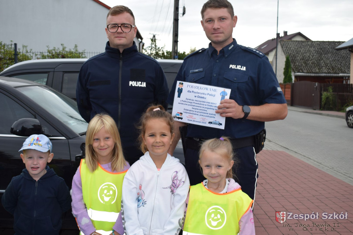 Przedszkolaki   z wizytą na posterunku policji w Osieku