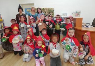 Światowy Dzień Postaci  z Bajek - zajęcia biblioteczne  grupa 6-latki