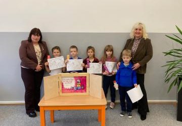 Książka obrazkowa – teatrzyk kamishibai