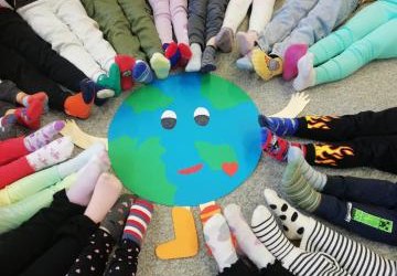 Dzień Kolorowej Skarpetki w Publicznym Przedszkolu w Osieku