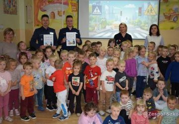 Spotkanie z policjantami w Publicznym Przedszkolu w Osieku.