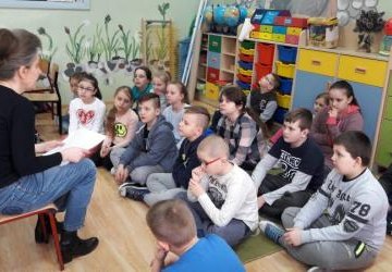 Lekcja biblioteczna w klasie III C