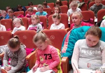 Lekcja multimedialna w kinie „ Impresja” w Połańcu uczniów kl I-III