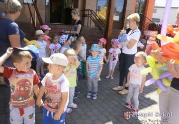 Przedszkolaki w bawialni „Świat dziecka”