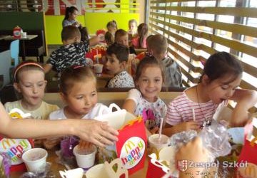 Wycieczka przedszkolaków do kina