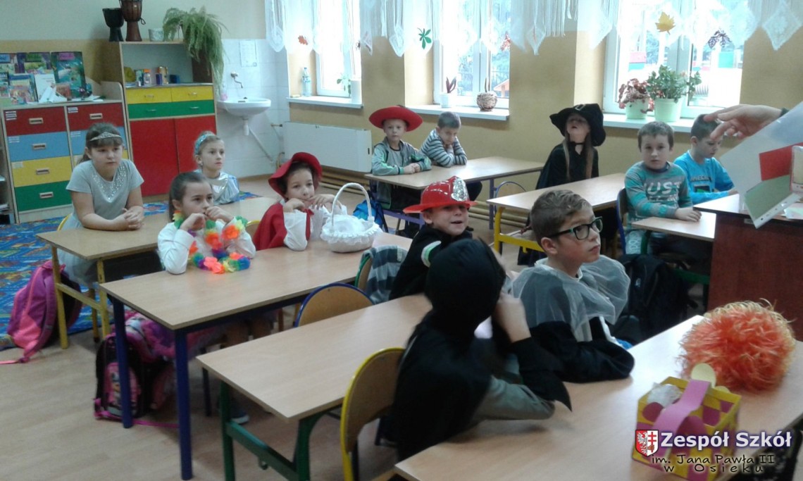 Obchody Międzynarodowego Dnia Postaci z Bajek w klasie IIIb