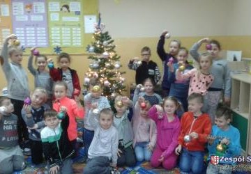 Wycieczka klasy IIIb I IIIa do fabryki bombek w Staszowie