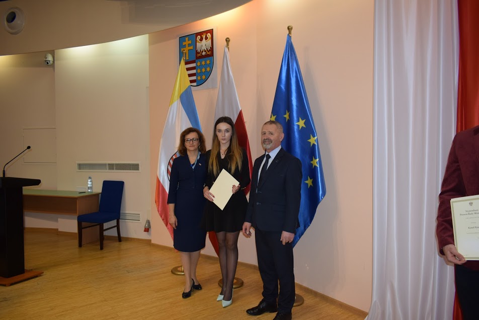 Uczennica Liceum Ogólnokształcącego stypendystką Prezesa Rady Ministrów