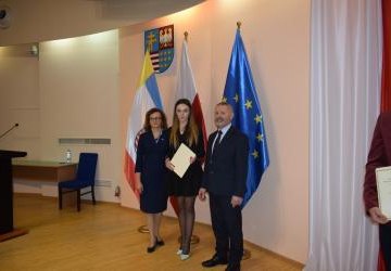 Uczennica Liceum Ogólnokształcącego stypendystką Prezesa Rady Ministrów