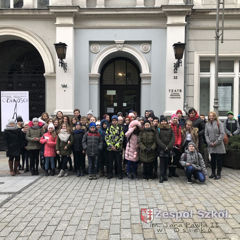 Wycieczka uczniów klas V-VII do teatru