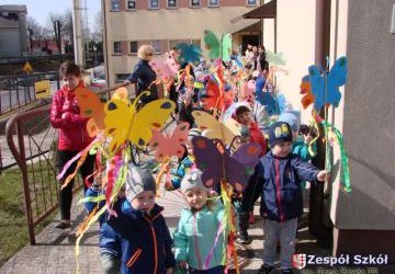 Przedszkolaki witają wiosnę