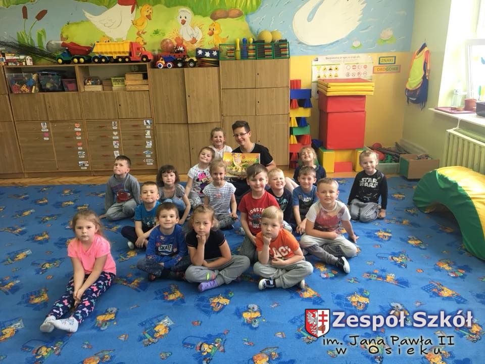 Światowy Dzień Książki i Praw Autorskich w Zespole Szkół im. Jana Pawła II w Osieku