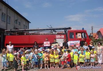Wycieczka przedszkolaków do Straży Pożarnej w Osieku